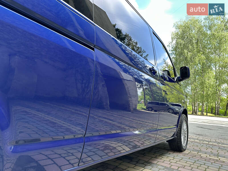 Минивэн Volkswagen Caravelle 2006 в Черновцах