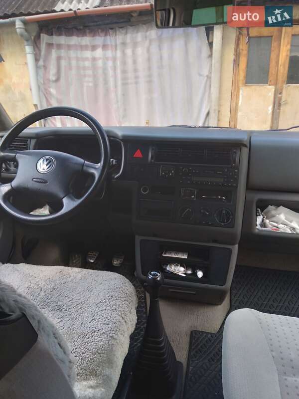 Мінівен Volkswagen Caravelle 2001 в Могилів-Подільському