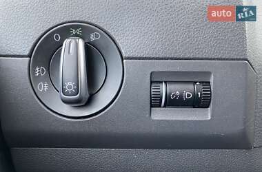 Минивэн Volkswagen Caravelle 2013 в 