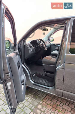 Минивэн Volkswagen Caravelle 2013 в 