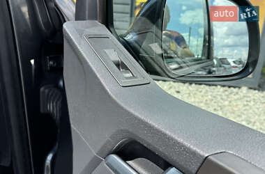 Минивэн Volkswagen Caravelle 2018 в 