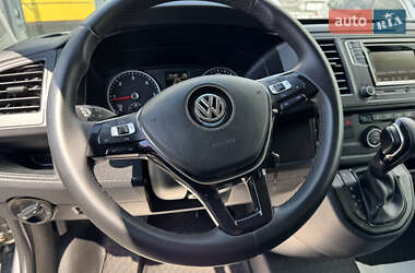 Минивэн Volkswagen Caravelle 2018 в 