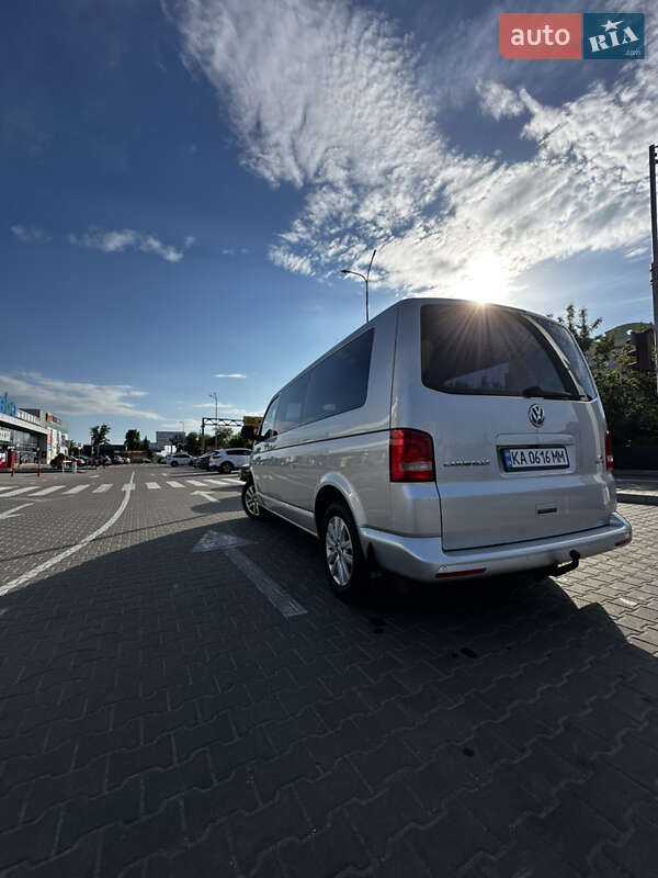 Минивэн Volkswagen Caravelle 2015 в Киеве