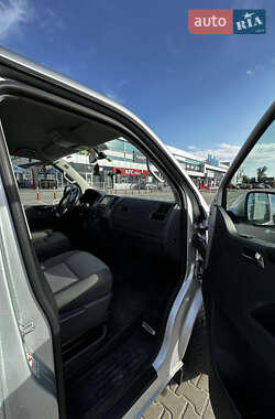 Минивэн Volkswagen Caravelle 2015 в 