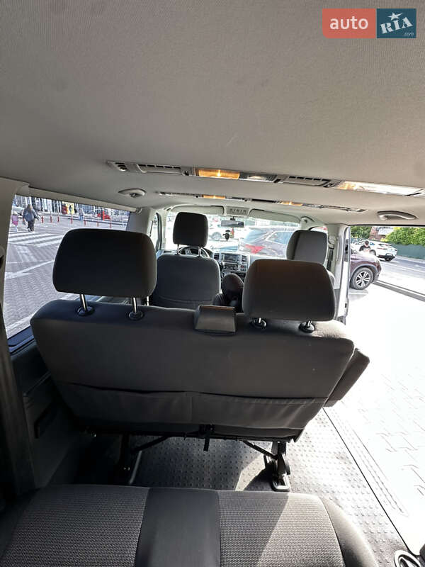 Минивэн Volkswagen Caravelle 2015 в Киеве