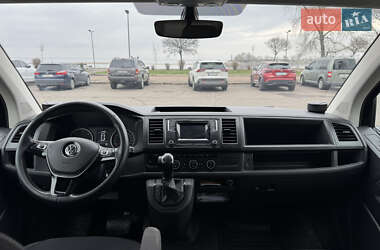 Минивэн Volkswagen Caravelle 2016 в 