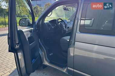 Минивэн Volkswagen Caravelle 2013 в 