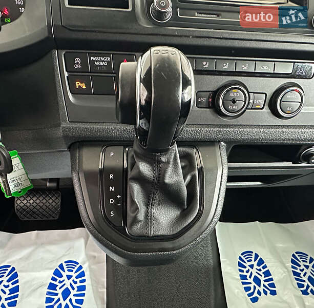 Минивэн Volkswagen Caravelle 2019 в Львове
