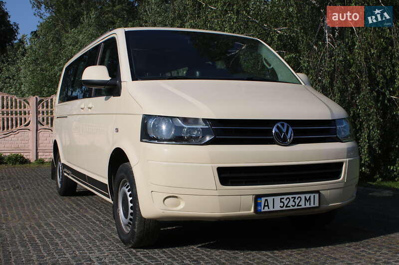 Volkswagen Caravelle 2012