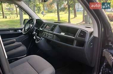 Минивэн Volkswagen Caravelle 2017 в 