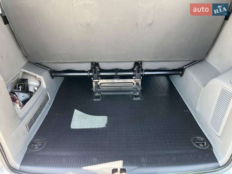 Минивэн Volkswagen Caravelle 2013 в Львове