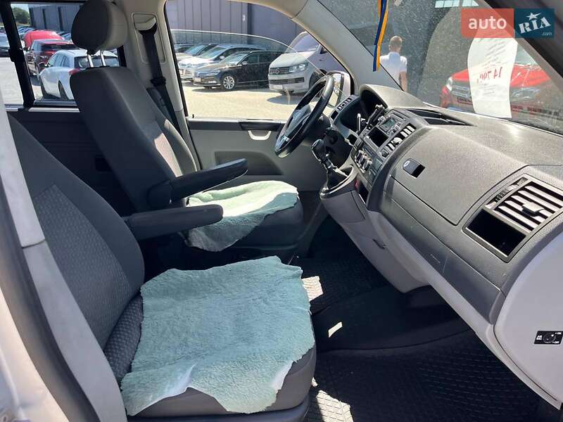Минивэн Volkswagen Caravelle 2013 в Львове