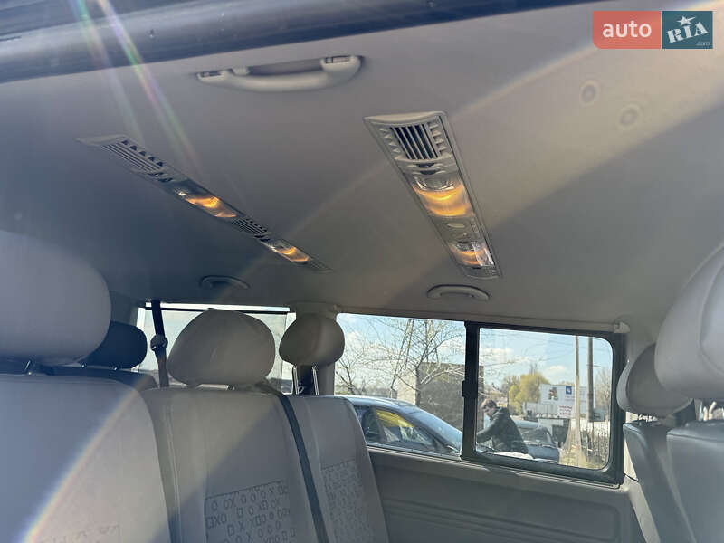 Минивэн Volkswagen Caravelle 2008 в Днепре