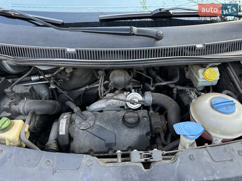 Минивэн Volkswagen Caravelle 2008 в Днепре