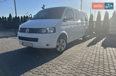 Минивэн Volkswagen Caravelle 2015 в Львове