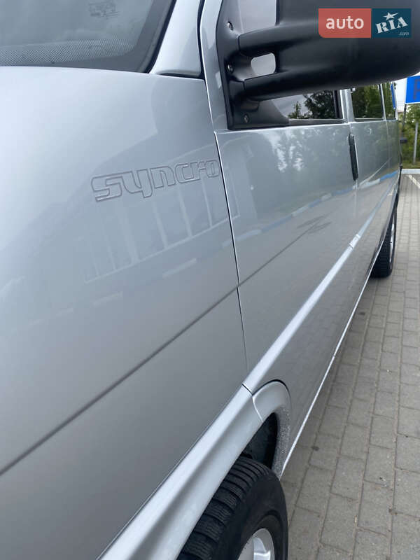 Минивэн Volkswagen Caravelle 2002 в Жовкве
