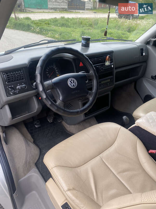 Минивэн Volkswagen Caravelle 2002 в Жовкве