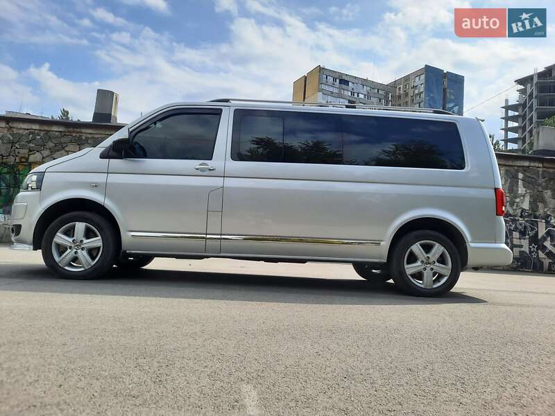 Минивэн Volkswagen Caravelle 2014 в Днепре