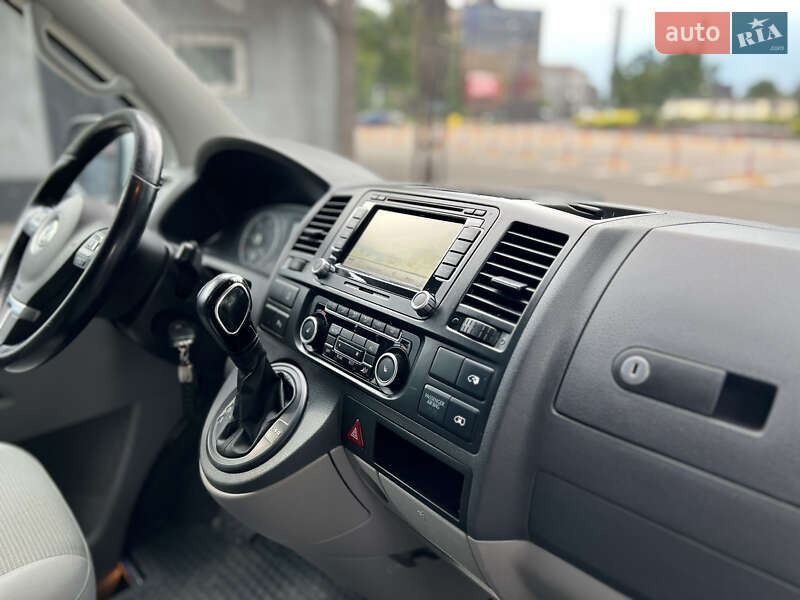 Минивэн Volkswagen Caravelle 2010 в Каменском