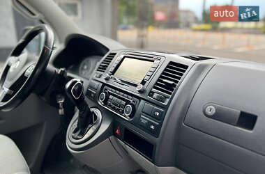 Минивэн Volkswagen Caravelle 2010 в 
