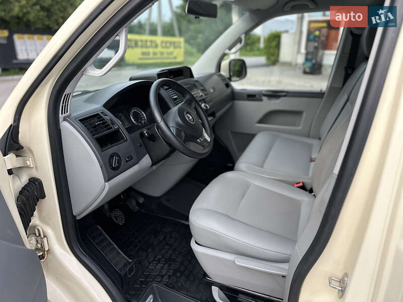 Мінівен Volkswagen Caravelle 2011 в Львові