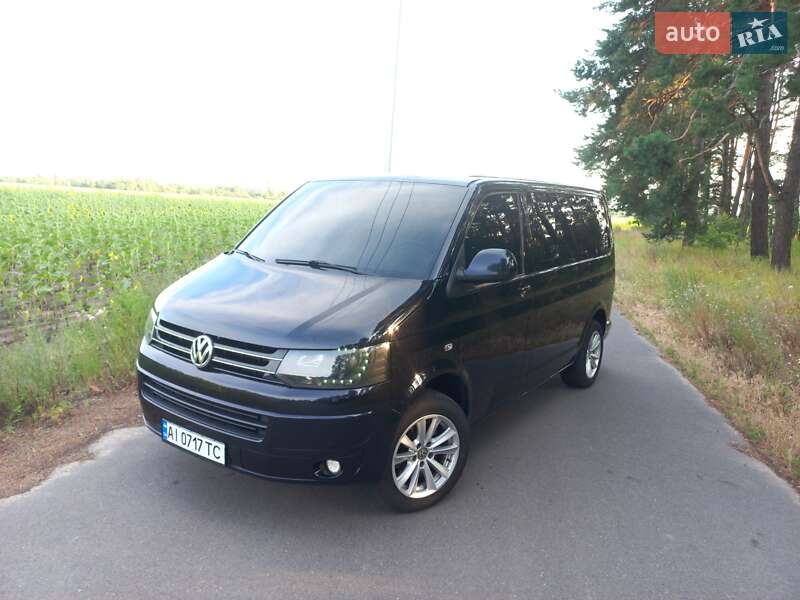 Минивэн Volkswagen Caravelle 2010 в 