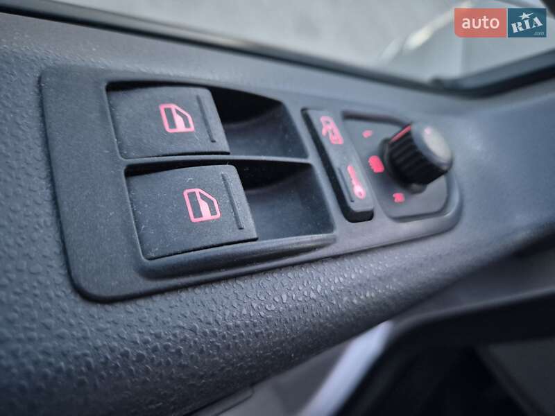 Минивэн Volkswagen Caravelle 2008 в Киеве