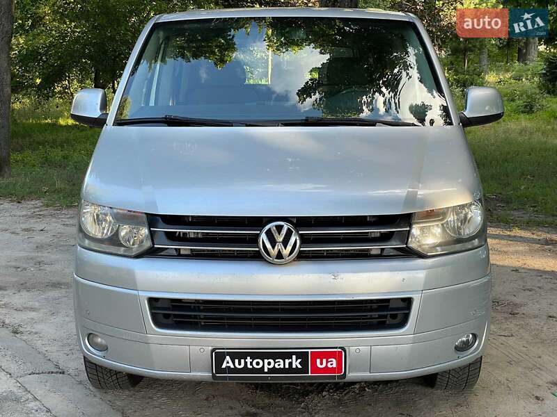 Минивэн Volkswagen Caravelle 2015 в Киеве