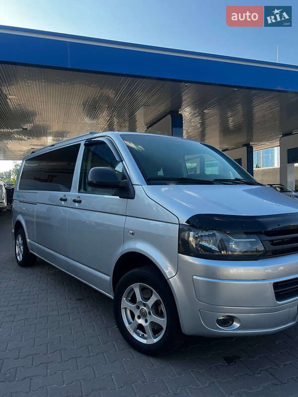Volkswagen Caravelle 2014