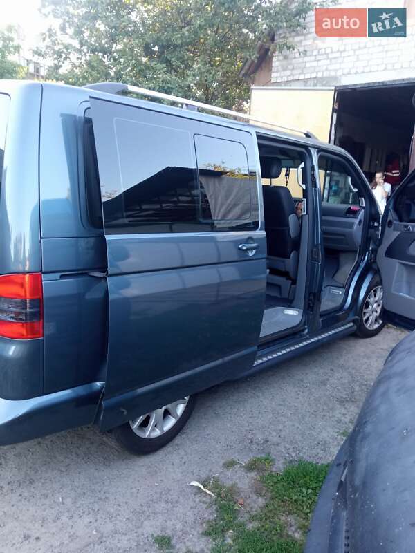 Минивэн Volkswagen Caravelle 2005 в Чернигове