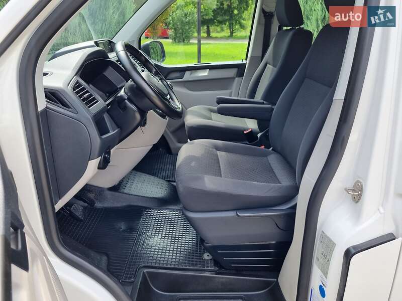 Мінівен Volkswagen Caravelle 2018 в Чернівцях фото 24 Мінівен Volkswagen Caravelle 2018 в Чернівцях