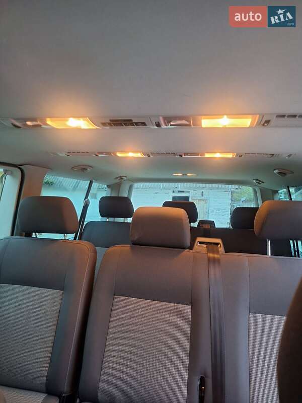 Минивэн Volkswagen Caravelle 2011 в Емильчине
