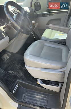 Минивэн Volkswagen Caravelle 2010 в 