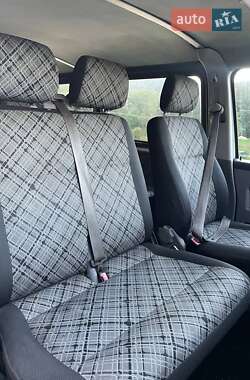 Минивэн Volkswagen Caravelle 2004 в 