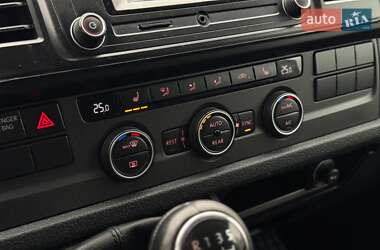 Минивэн Volkswagen Caravelle 2017 в 