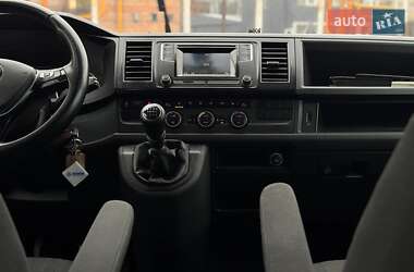 Минивэн Volkswagen Caravelle 2017 в 