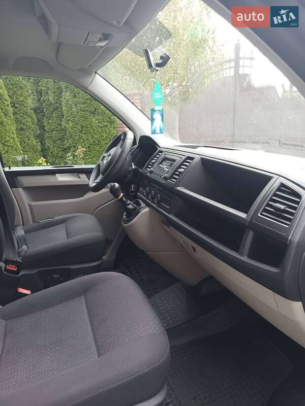 Мінівен Volkswagen Caravelle 2017 в Івано-Франківську