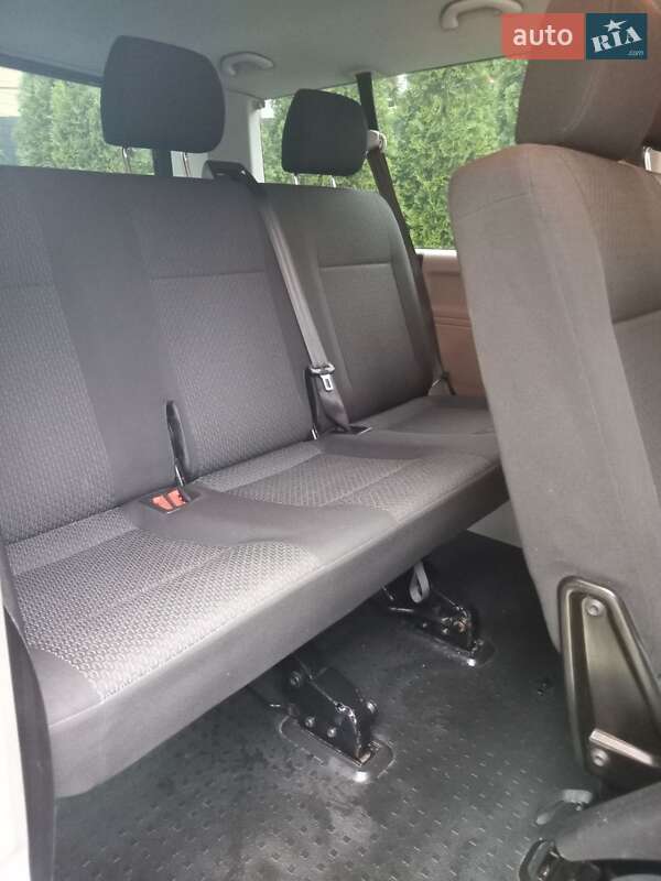 Мінівен Volkswagen Caravelle 2017 в Івано-Франківську