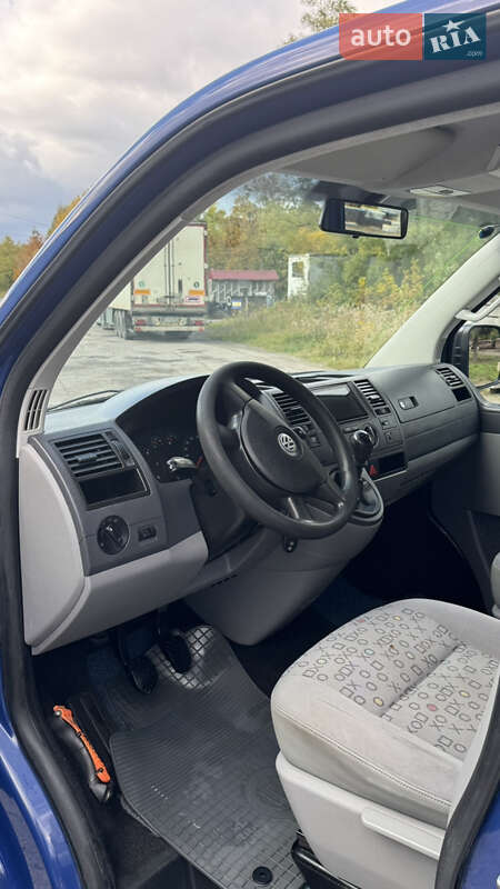 Минивэн Volkswagen Caravelle 2007 в Львове
