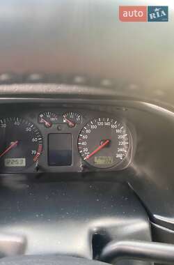 Мінівен Volkswagen Caravelle 2003 в  фото 9 Мінівен Volkswagen Caravelle 2003 в