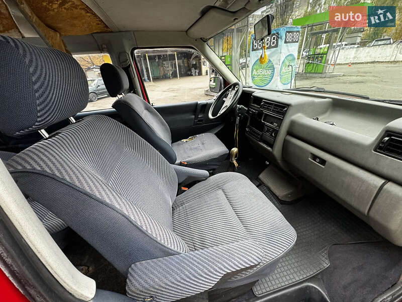 Минивэн Volkswagen Caravelle 1995 в Киеве