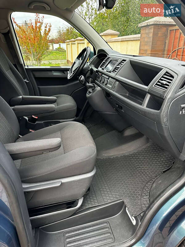 Минивэн Volkswagen Caravelle 2017 в Ужгороде