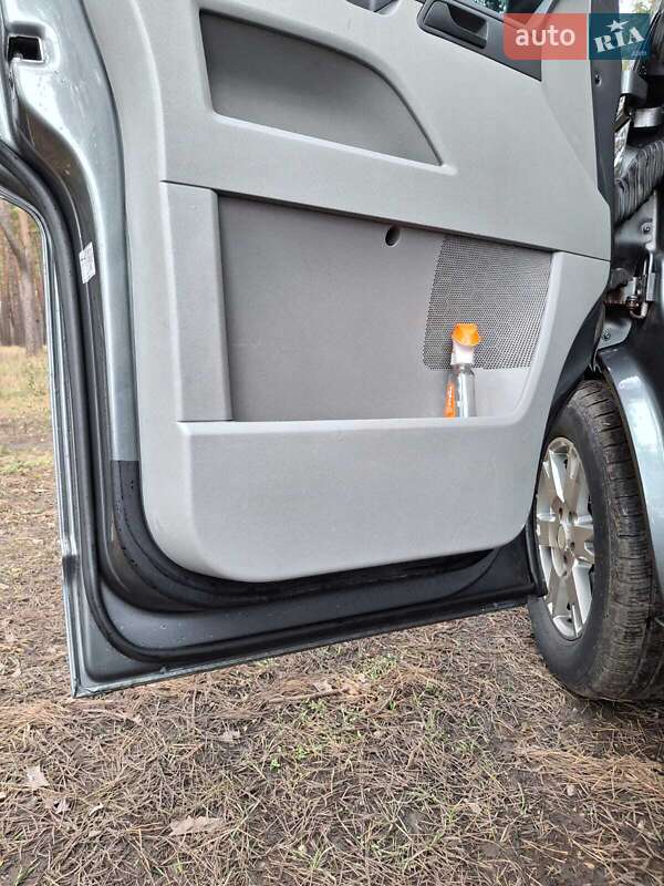 Минивэн Volkswagen Caravelle 2012 в Лебедине