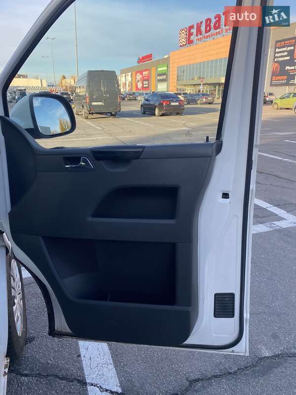 Минивэн Volkswagen Caravelle 2012 в Полтаве