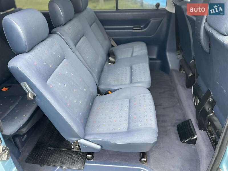 Минивэн Volkswagen Caravelle 2000 в Староконстантинове