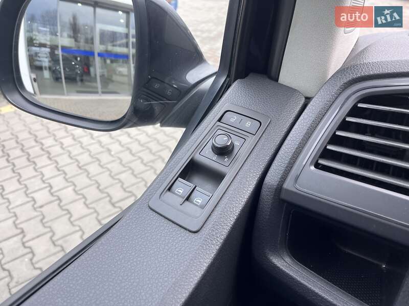 Мінівен Volkswagen Caravelle 2016 в Житомирі