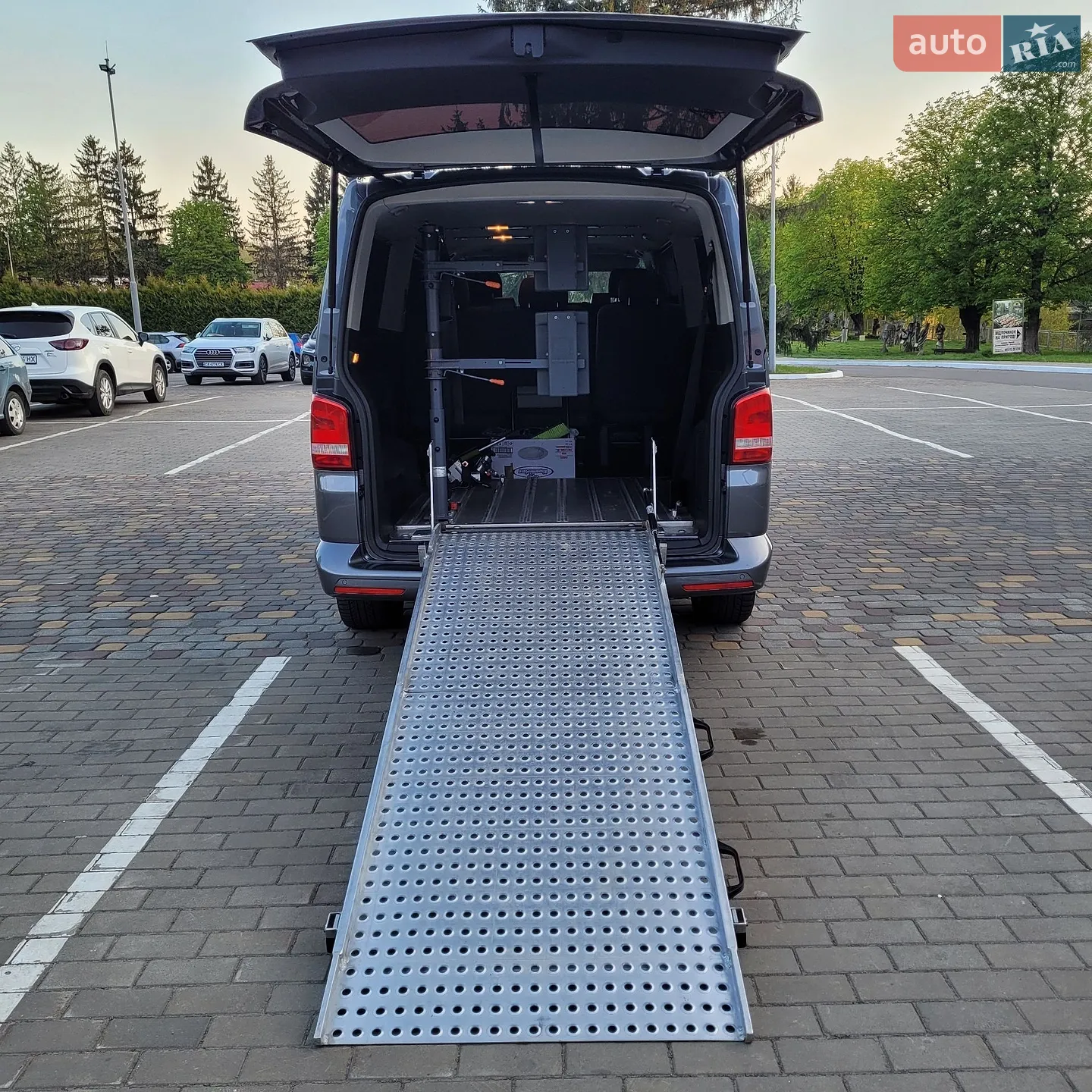 2013 Volkswagen Caravelle - мініатюра 3