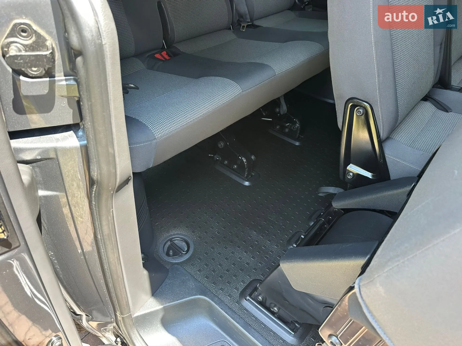 2011 Volkswagen Caravelle - мініатюра 74