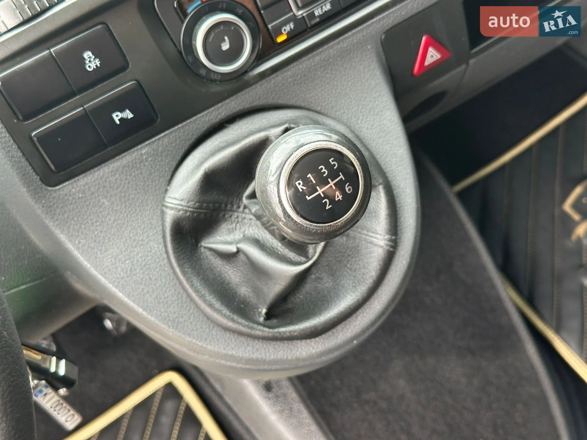 2010 Volkswagen Caravelle - мініатюра 25