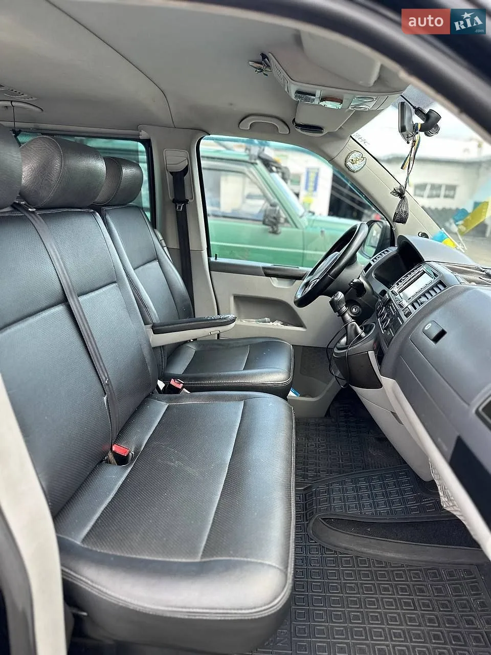 2010 Volkswagen Caravelle - мініатюра 6